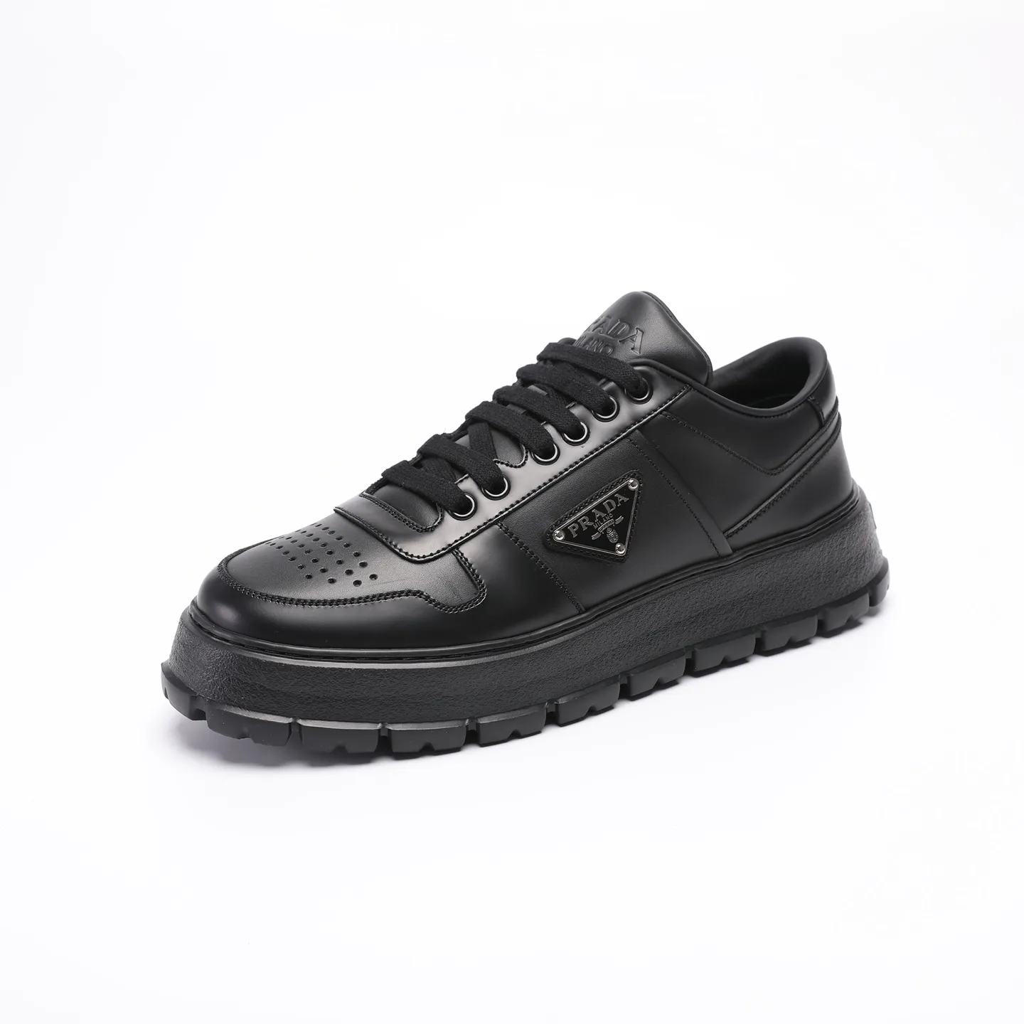Batch 580 [PRADA] Men's shoes are popular in the counter, official website is synchronized, high-quality shipments. Fabric: original cowhide with snakeskin. Lining: cowhide foot pads + cowhide lining. Outsole: original foam sole. Size: 38-46